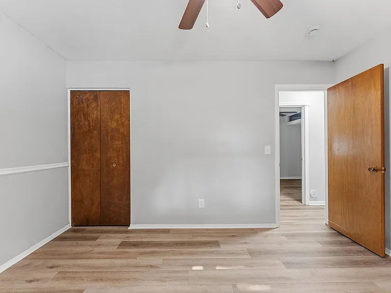 7365 Chennault Dr — Photo 26