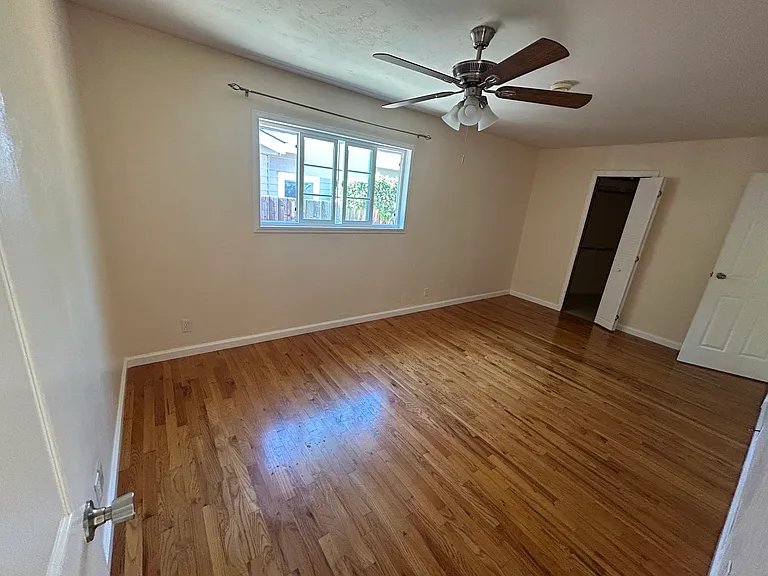 10394 Orange Ave — Photo 9