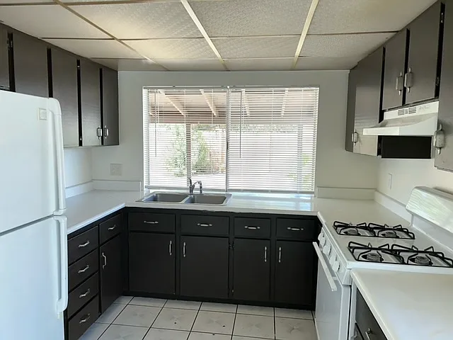 4754 E Harmon Ave — Photo 6