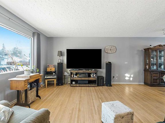 5th image of 126 S Springwood Dr SW