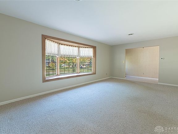 4th image of 321 Deauville Dr