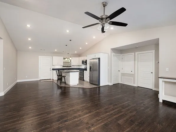 2610 W Colton, Ozark, MO 65721