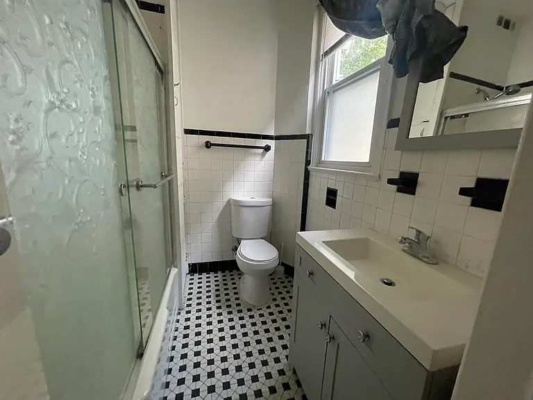 12 Rutgers Pl — Photo 6