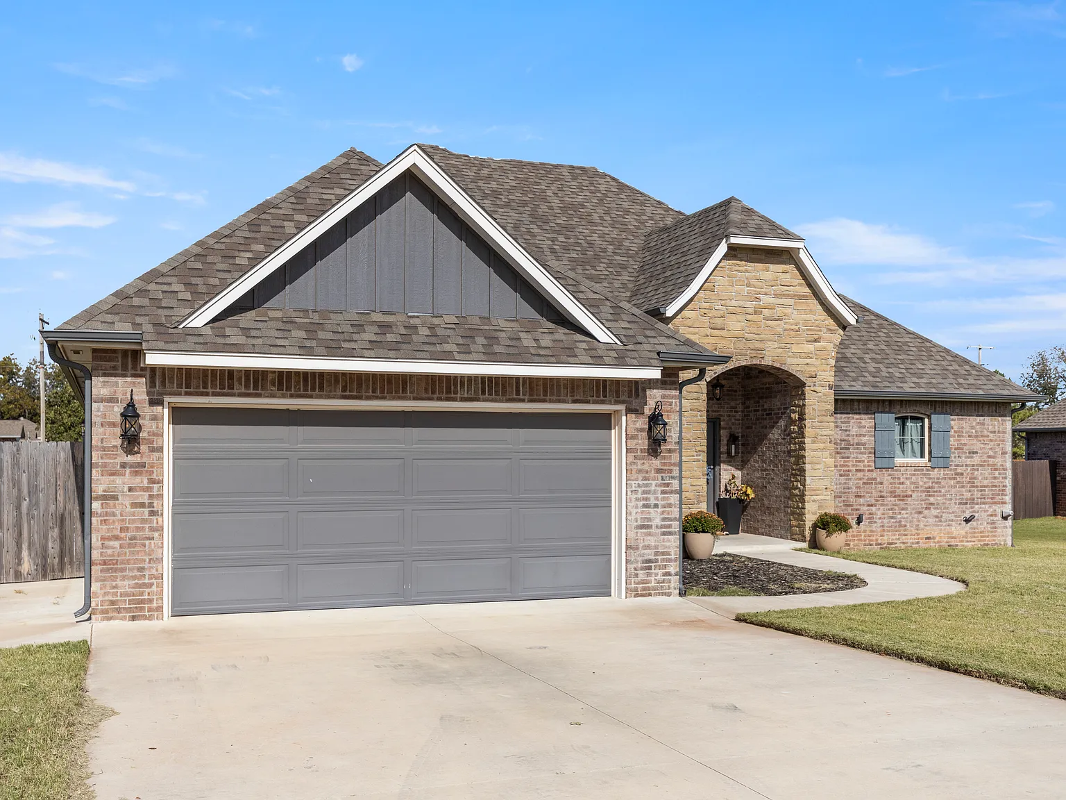 3 bed, 1843 sqft, $2,300 — Photo 3