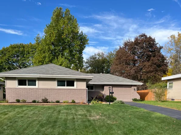 8634 Schreiber Dr, Munster, IN 46321