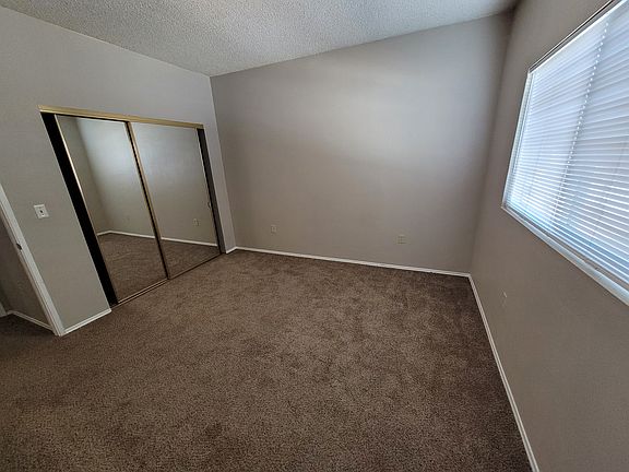 4th image of 238 Evergreen Ave