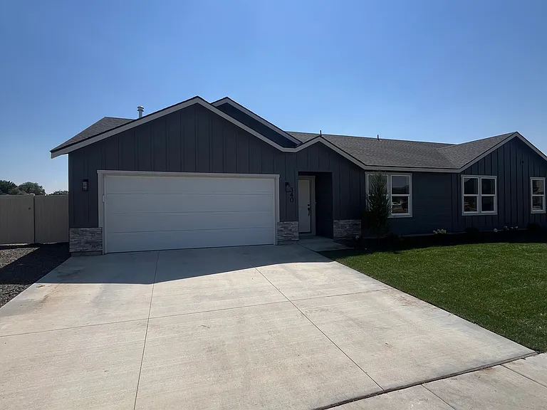 1810 Jensens Way #1810 — Photo 1