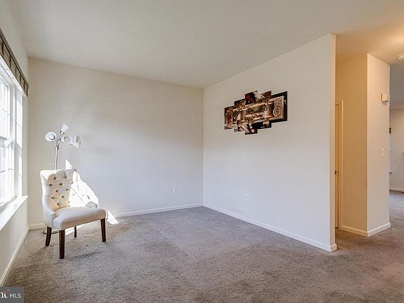 5th image of 17 Barnhart Cir