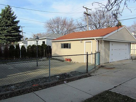 2nd image of 4101 N Ozanam Ave