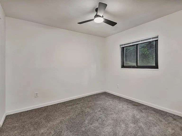 2535 Lysle Ln #1A — Photo 13