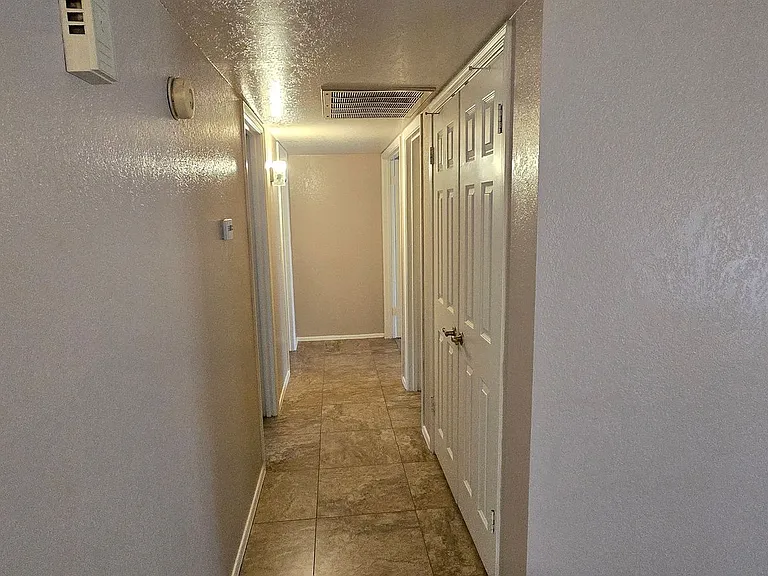 6407 W Brown St — Photo 13