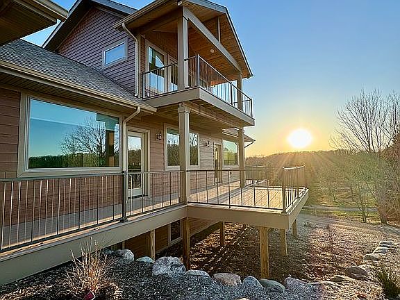 FRONT DECKS - WEST VIEW