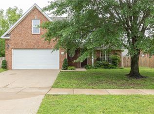 3951 W Morning Mist Dr, Fayetteville, AR 72704