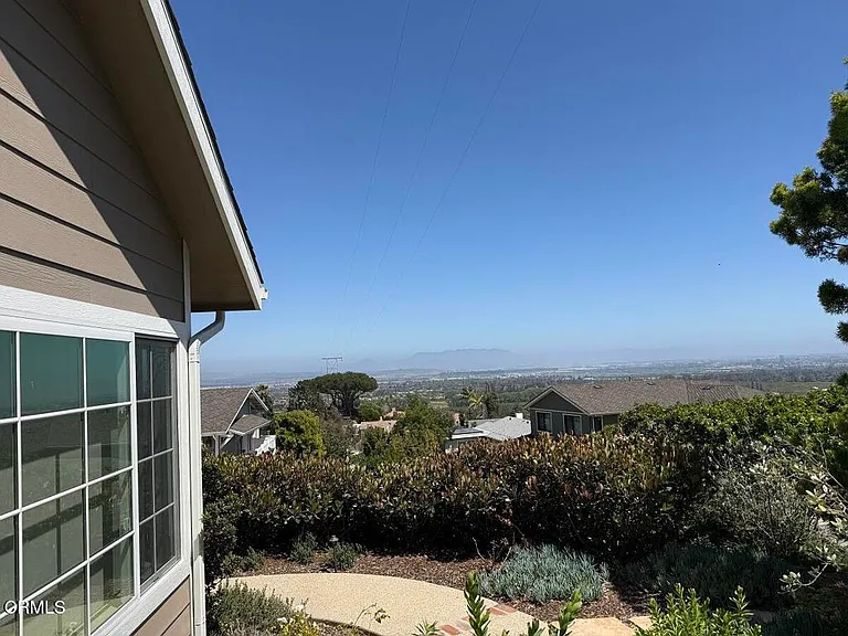 639 Skyview Ter — Photo 18