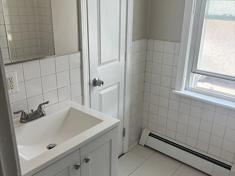 1646 Main St #3 — Photo 4