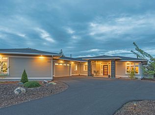 1110 NW Rimrock Dr, Redmond, OR 97756