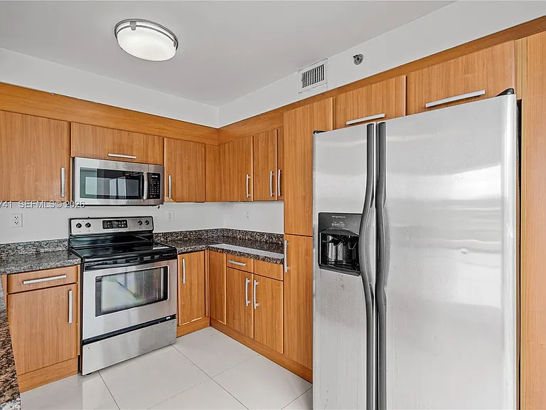 6362 Collins Ave #614 — Photo 20