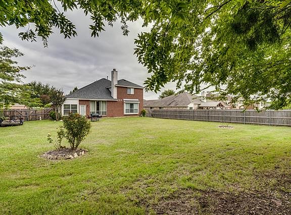 2nd image of 3025 Dorothy Ln