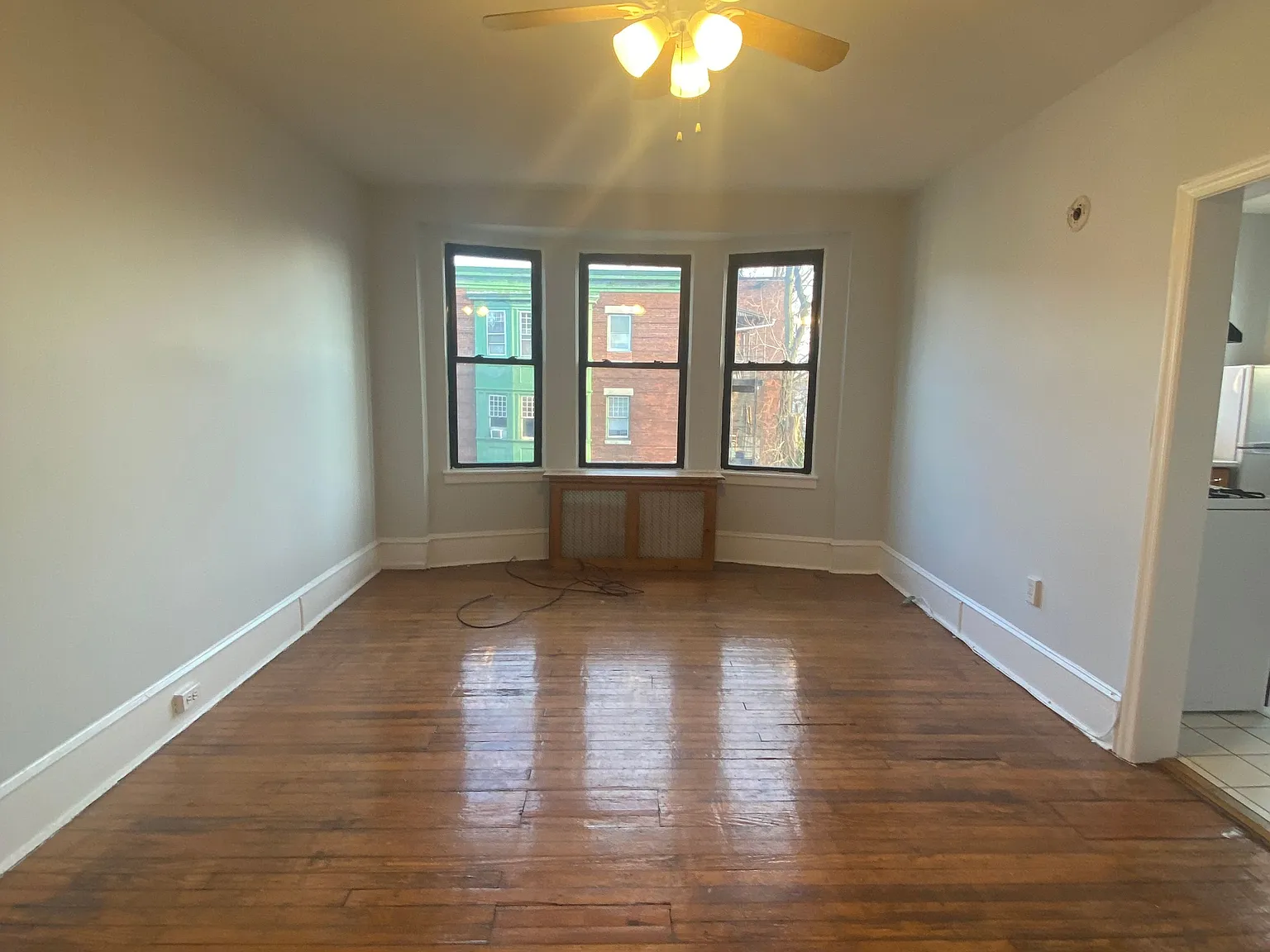 4 bed, $2,700 — Photo 3