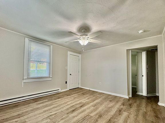 5th image of 35 Highview St