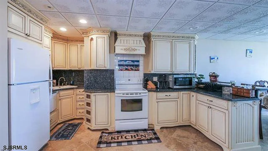 3 bed, 3.0 bath, $25,000 — Photo 4