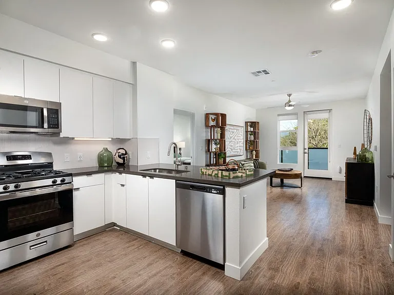 200 S Zoo Ln — Photo 18