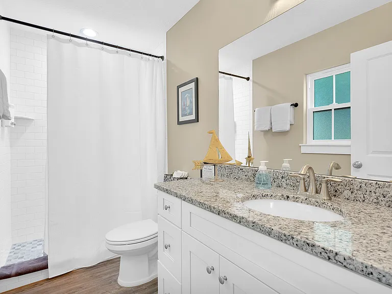 232 Ocean Blvd — Photo 9