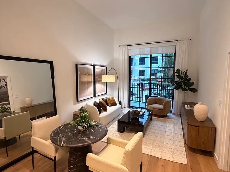 12400 Biscayne Blvd #605 — Photo 3
