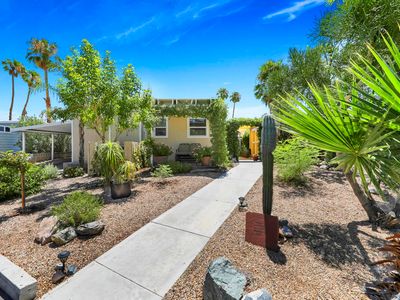 100 Country Club Dr, Palm Desert, CA, 92260