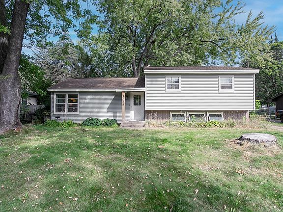 4th image of 1735 Birch Lake Ave