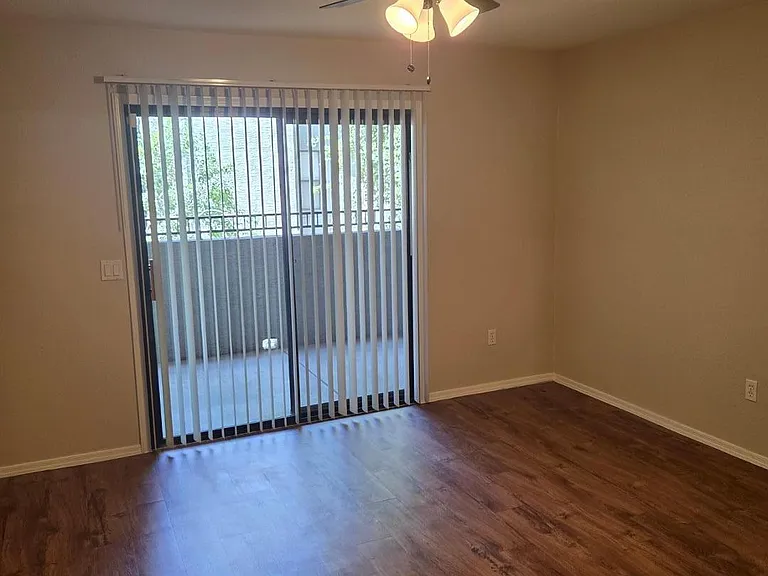 2025 E Campbell Ave #241 — Photo 2