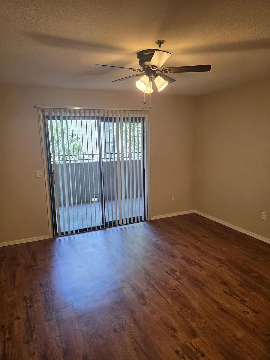 Building Photo - 2025 E Campbell Ave #241