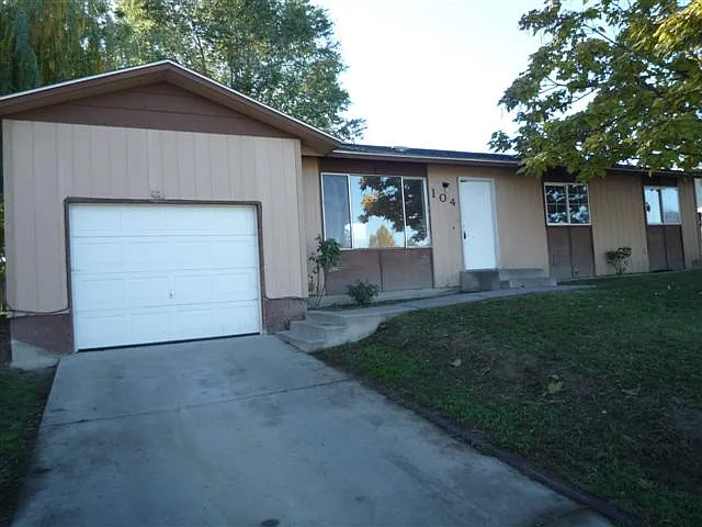104 Nicka Rd photo 1