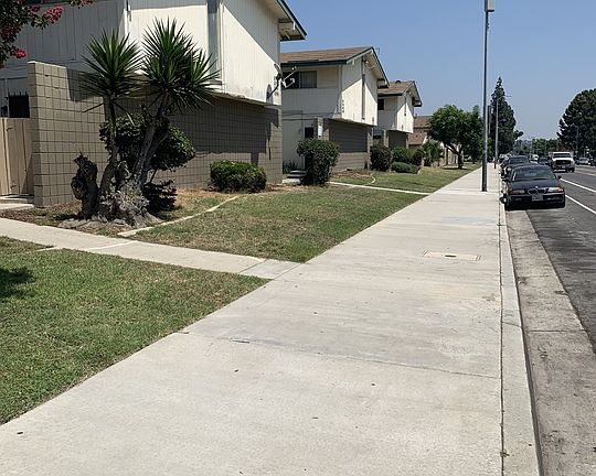 4th image of 833 E 120th St