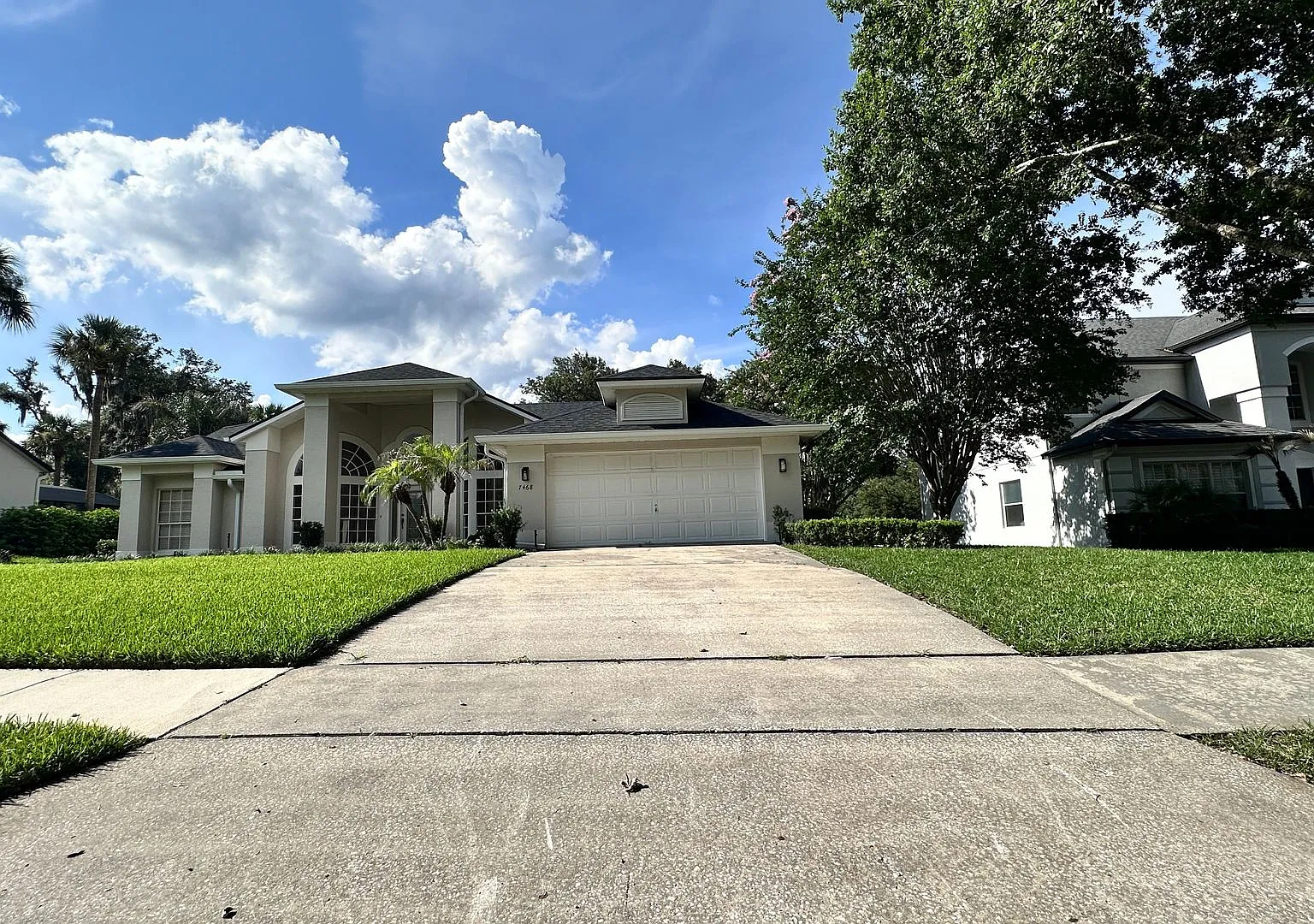 4 Bed, 2 Bath | Pond Views | Private Lake Access — Photo 1