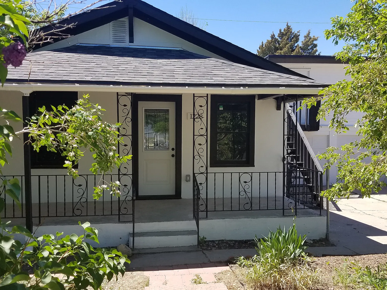4 bed, $1,700 — Photo 2