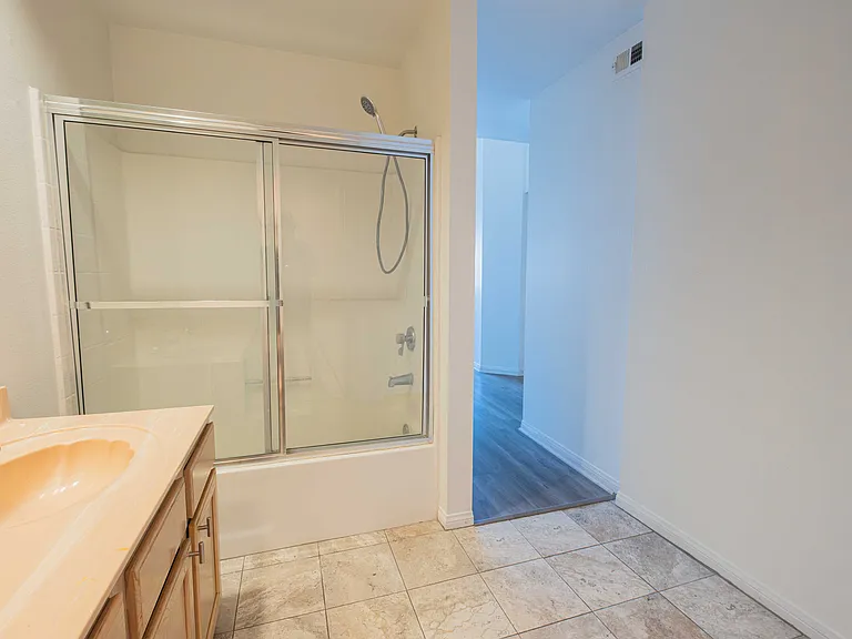 1131 Campbell St #211 — Photo 22