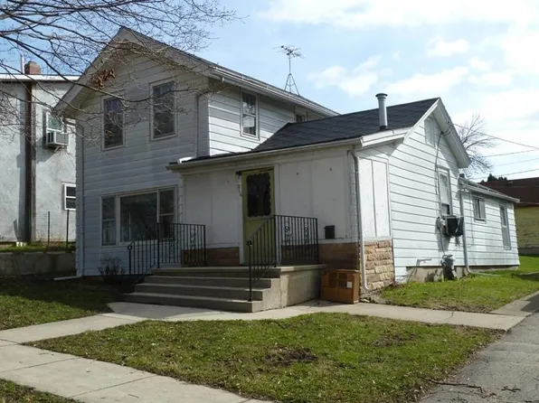 216 Clarence St, Fort Atkinson, WI 53538