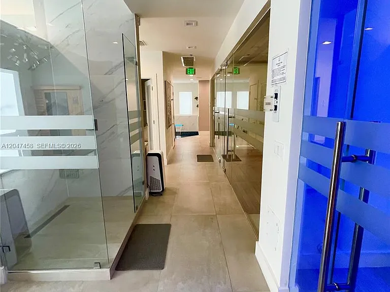 4775 Collins Ave #2305 — Photo 25