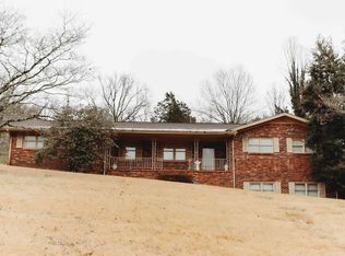 827 Peach Dr, Livingston, TN 38570