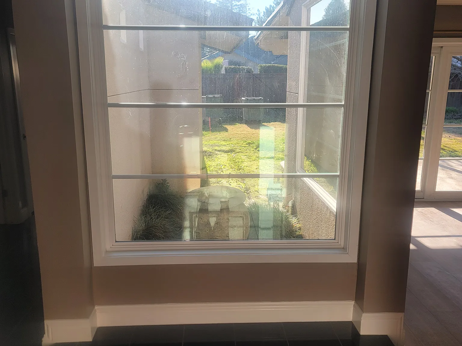 4 bed, 2.5 bath, 2400 sqft, $3,250 — Photo 4