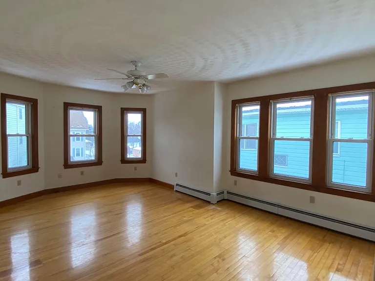 2 Cameron St #2 — Photo 3
