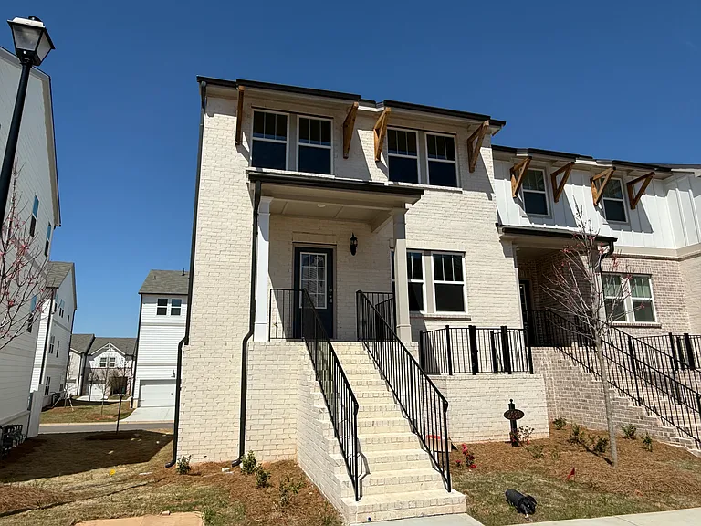 2686 Devon Vale St — Photo 1