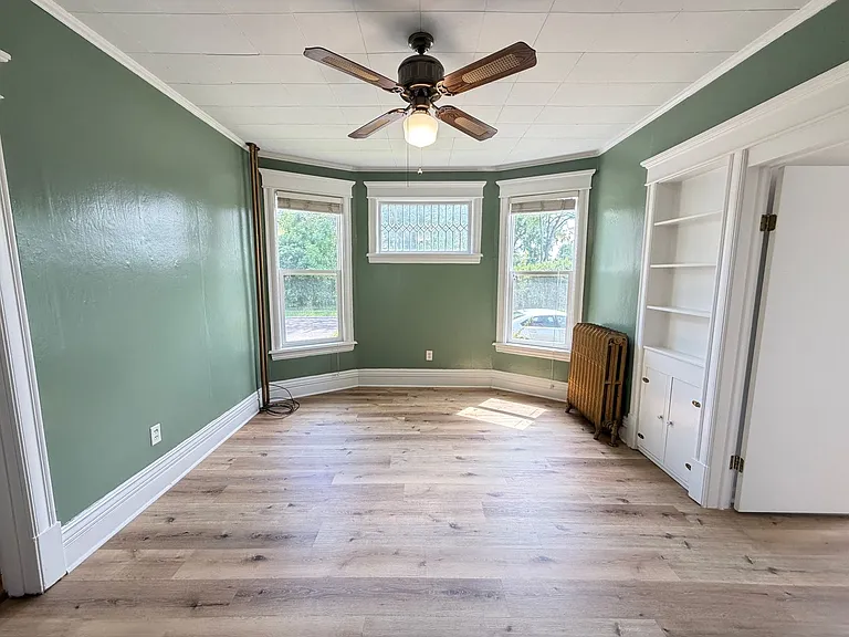 1128 Hammond Ave #1 — Photo 3