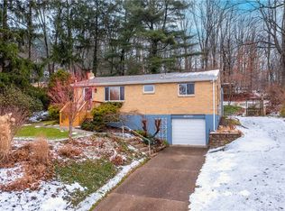 4010 Vistavue Dr, Gibsonia, PA 15044
