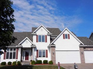 1626 Green Bay Ct, Davenport, IA 52804