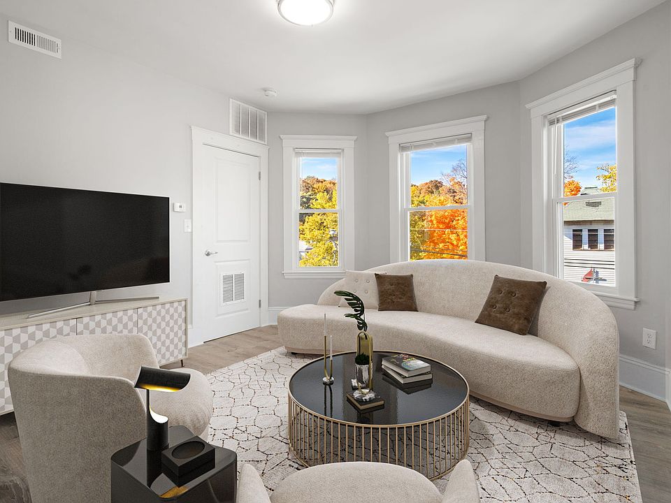 1st image of 517 Washington St #1