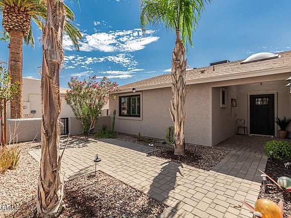 3rd image of 25814 S HOWARD Drive