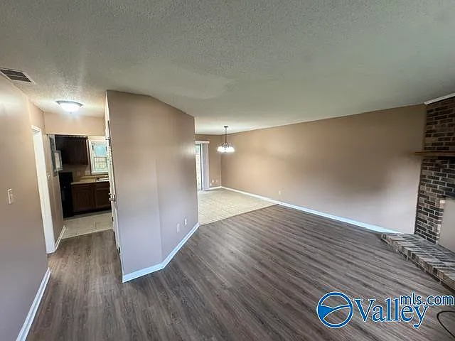 389 Oakland Rd — Photo 4