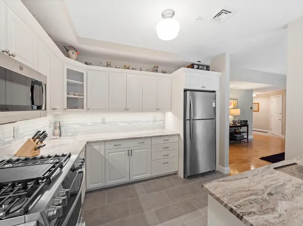 115 Revere St #E, Canton, MA 02021